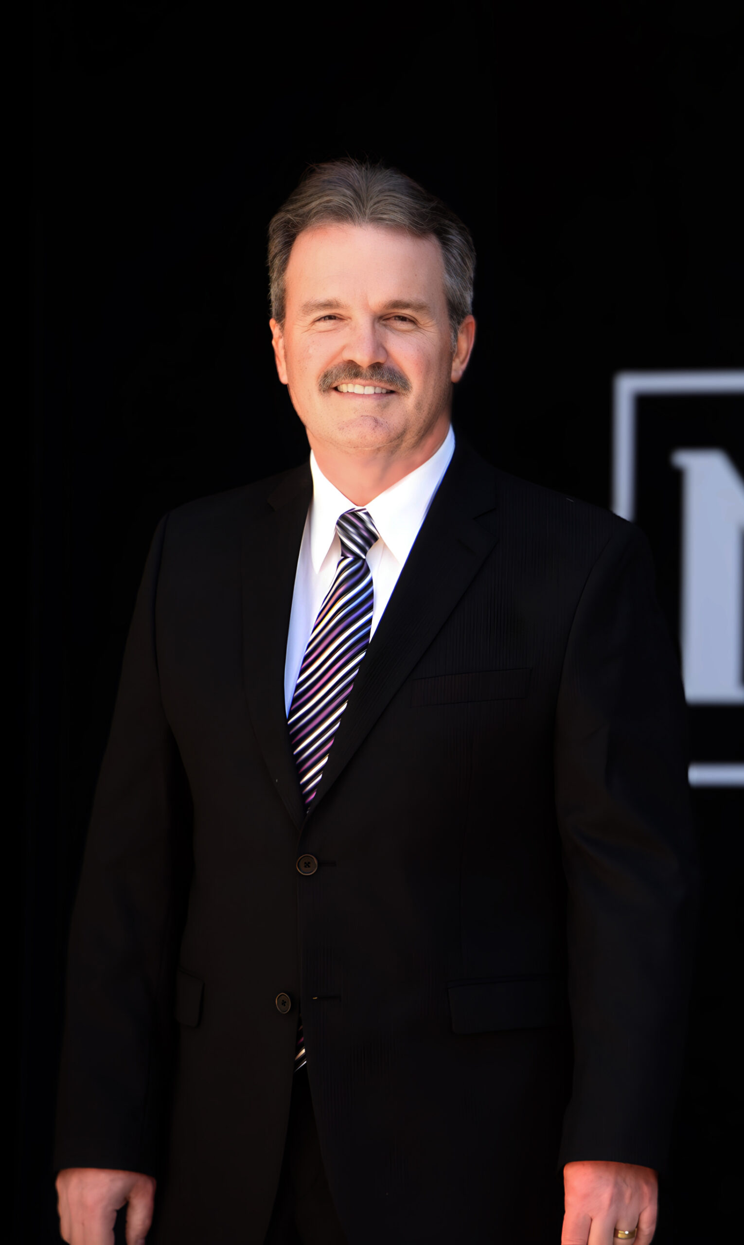 Dr. Stephen Fink at Newport Faces Cosmetic Surgery